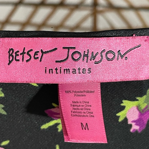 Betsey Johnson intimate size medium. Semi-sweet heart neckline. - Picture 3 of 14
